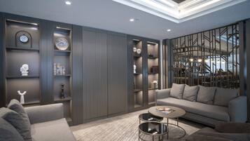 Coin salon dans le hall