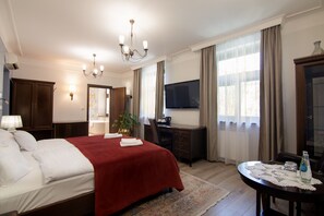 Ropa de cama de alta calidad, colchones con efecto memoria y minibar