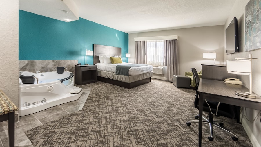Best Western Plus Sebastian Hotel & Suites