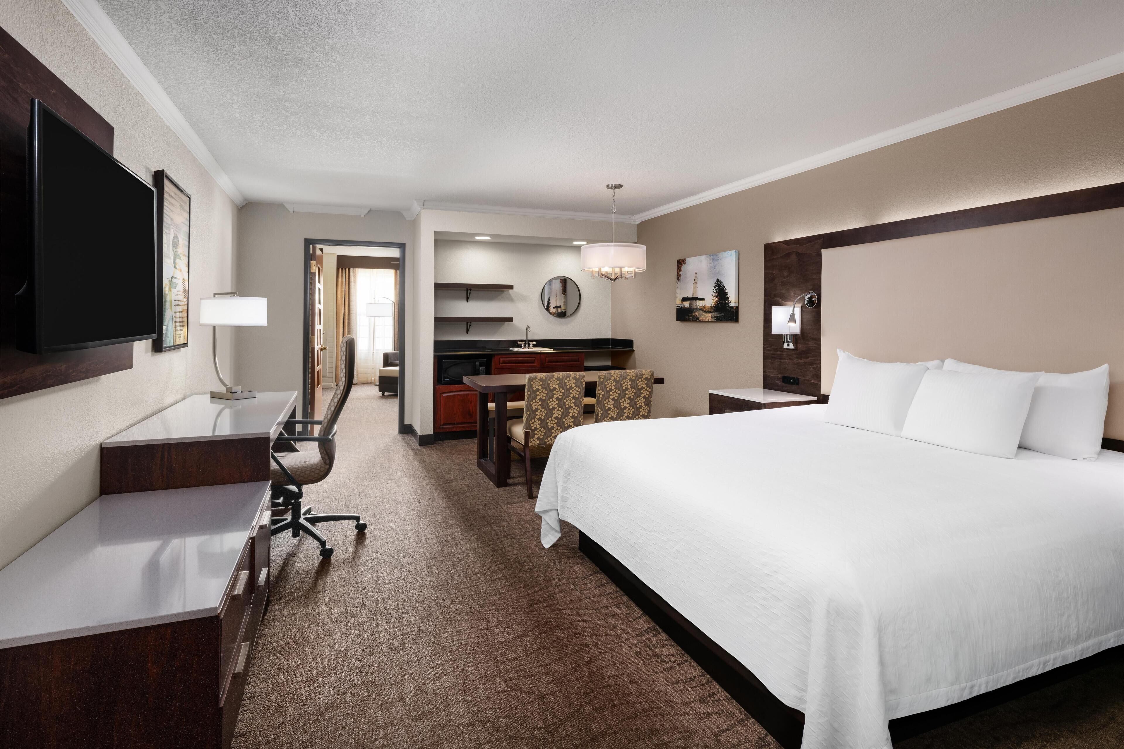 Suite, 1 King Bed, Non Smoking, Jetted Tub (with Sofabed) | Premium bedding, in-room safe, desk, laptop workspace