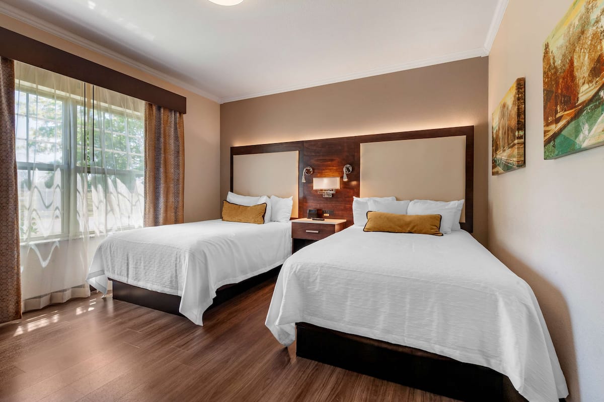 Suite, Multiple Beds, Non Smoking, Refrigerator & Microwave (Living Room;with Sofabed) | 1 bedroom, premium bedding, in-room safe, desk