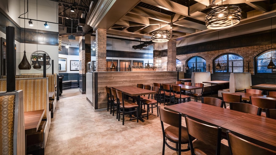 Best Western Premier Bridgewood Resort Hotel