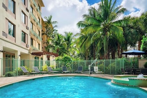 Outdoor pool - Courtyard by Marriott Fort Lauderdale SW/Miramar (Miramar)