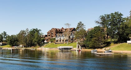 Maddens On Gull Lake