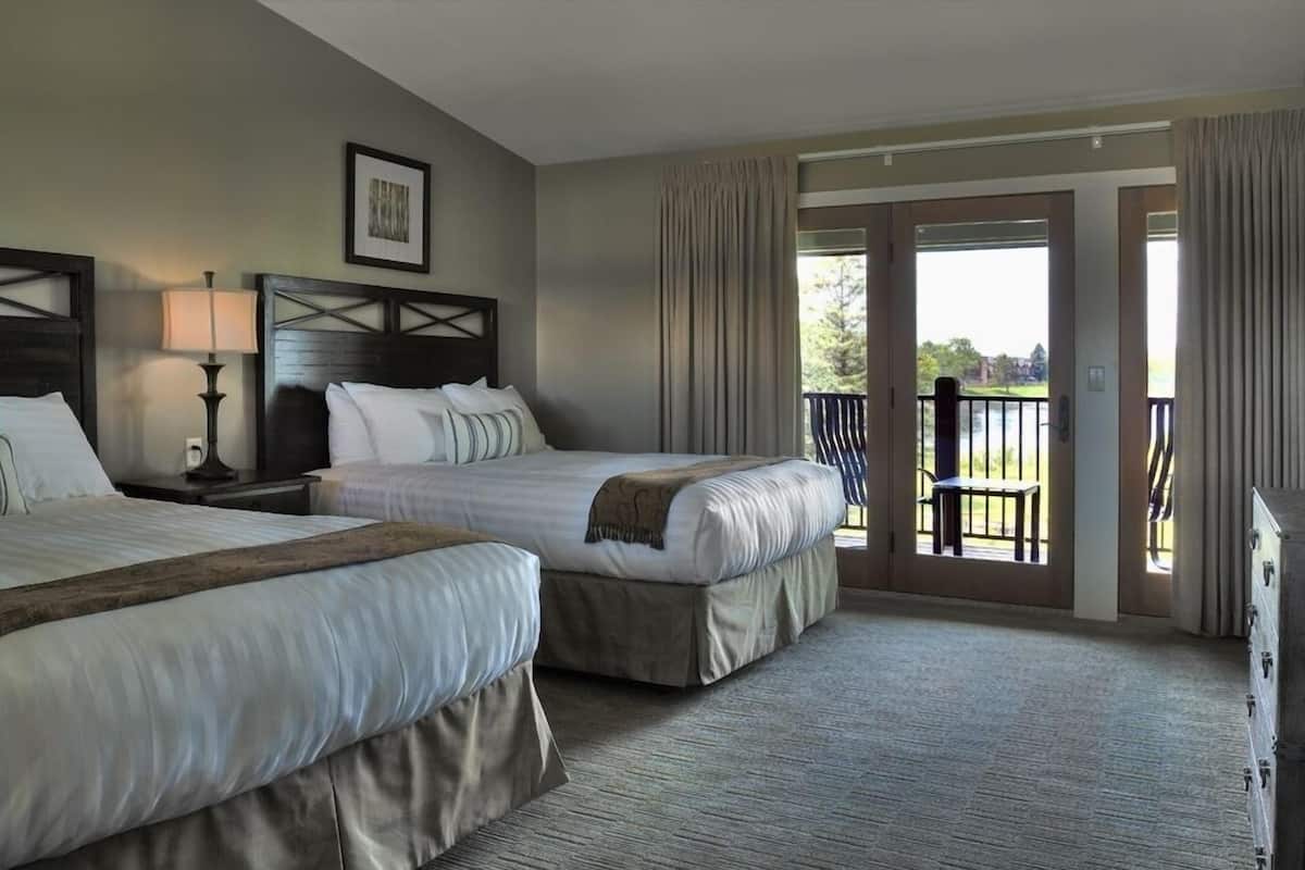 Voyageur Wilson Bay 2 Queen Beds w/ deck or balcony overlooking Wilson Bay | Desk, iron/ironing board, cribs/infant beds, rollaway beds