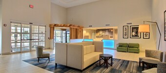 โรงแรม ฮอลิเดย์ อินน์ เอ็กซ์เพรส โฮเทล แอนด์ สวีทส์ มิลวอกี แอร์พอร์ต บาย IHG
