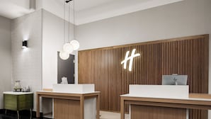 Reception - Holiday Inn & Suites Albuquerque Airport by IHG (Albuquerque)