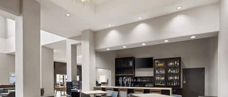 Serves dinner and happy hour