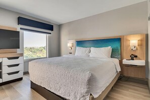 Premium bedding, in-room safe, blackout drapes, iron/ironing board