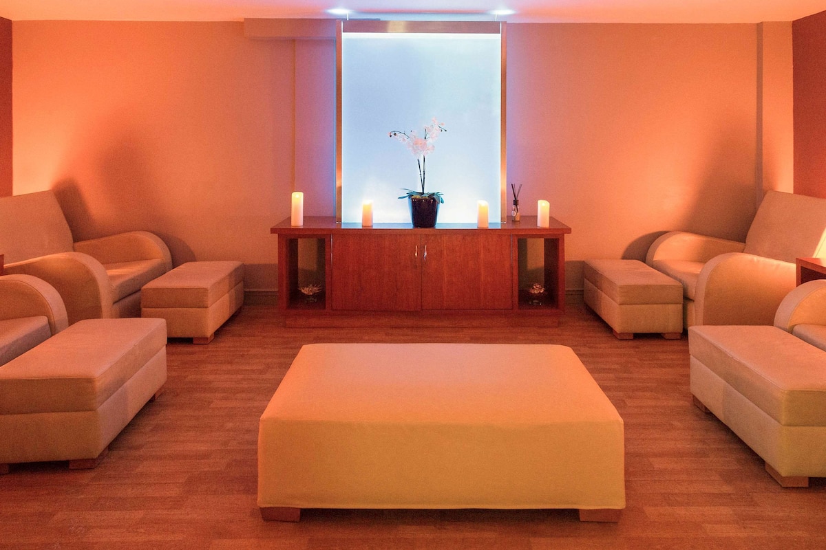 sauna, turkish bath/hammam, body treatments, body wraps, facials