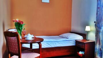 Memory-foam beds, iron/ironing board, free WiFi