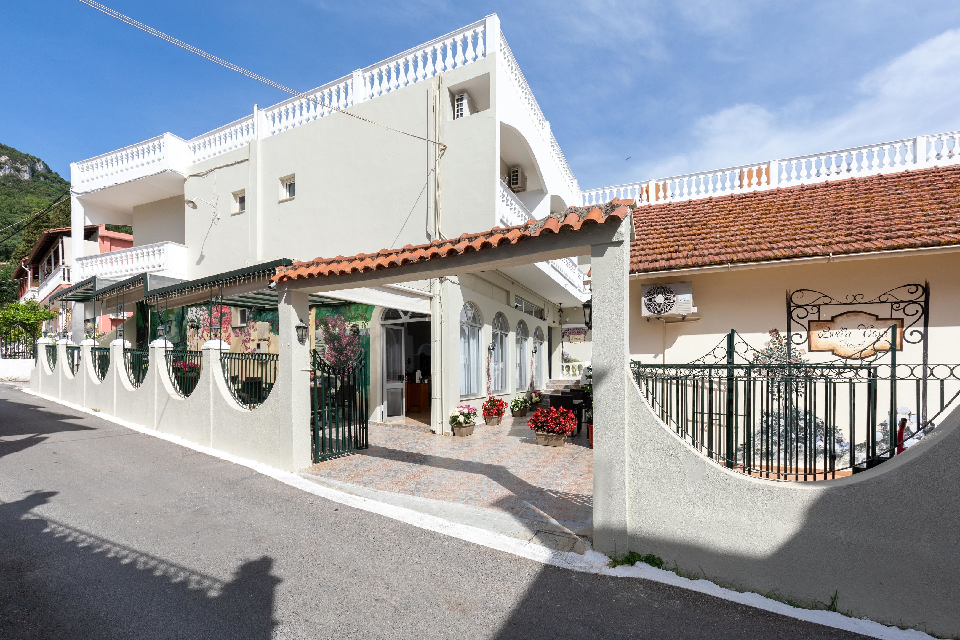 Photo - Bella Vista Beach Hotel and Studios