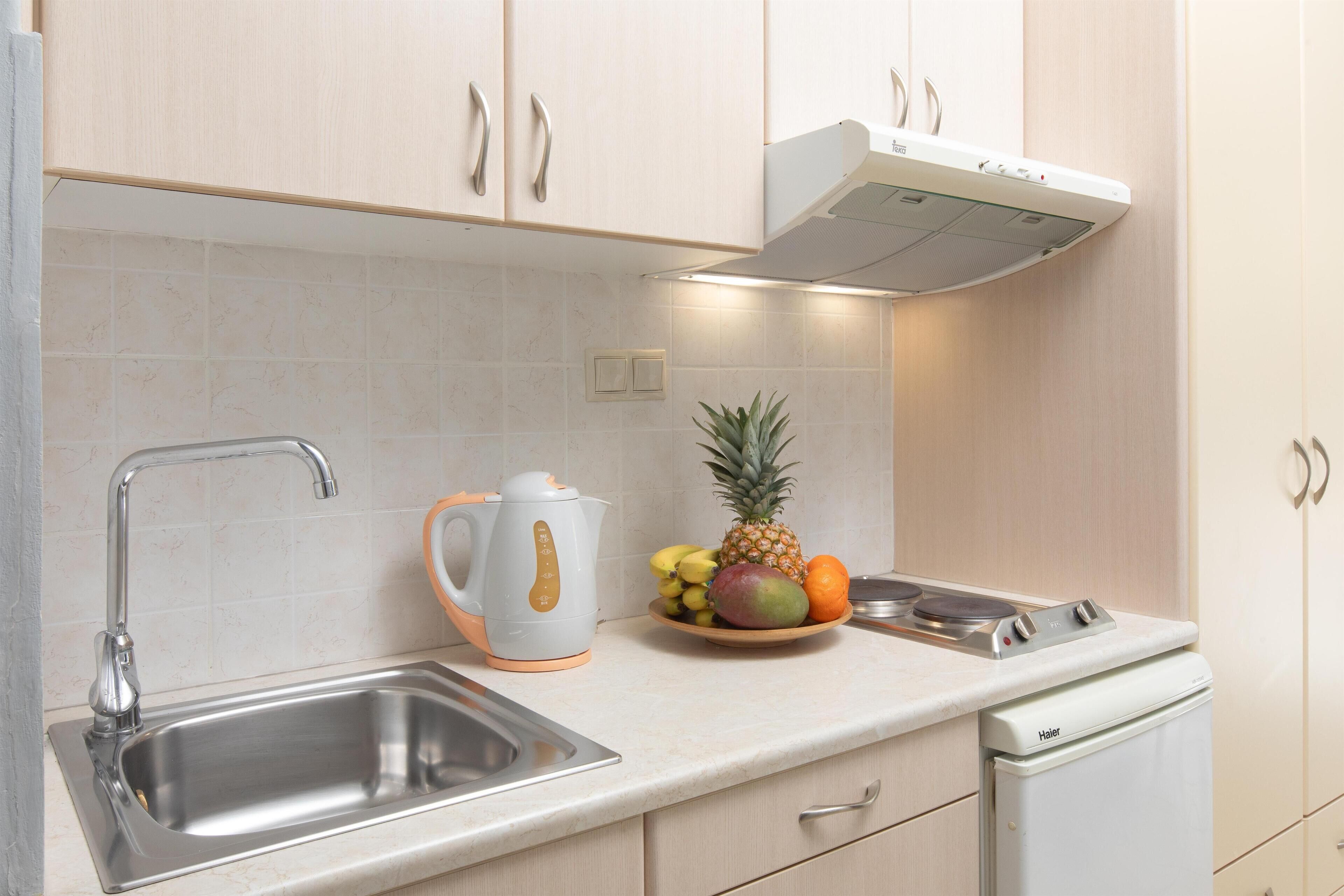 superior double or twin room, balcony | private kitchen | fridge, coffee/tea maker, electric kettle