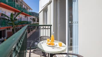 Family Suite, Balcony | Outdoor dining