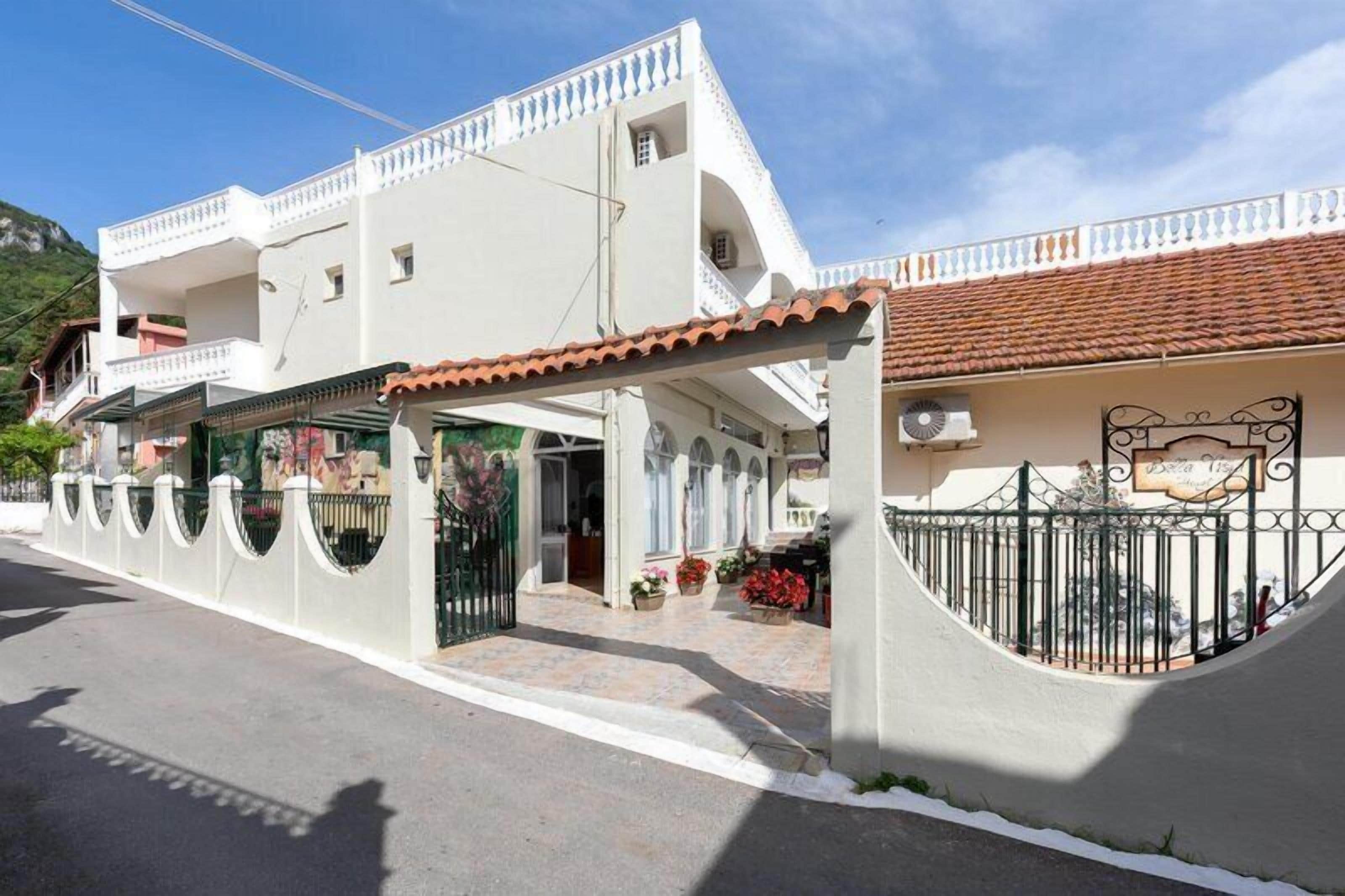 Photo - Bella Vista Beach Hotel and Studios
