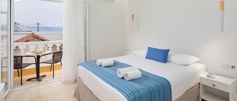 Chambre Classique Double ou avec lits jumeaux, balcon | Draps en coton égyptien, literie de qualité supérieure