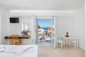 Dobbelt- eller tomannsrom – superior, balkong | Sengetøy i egyptisk bomull og sengetøy av topp kvalitet