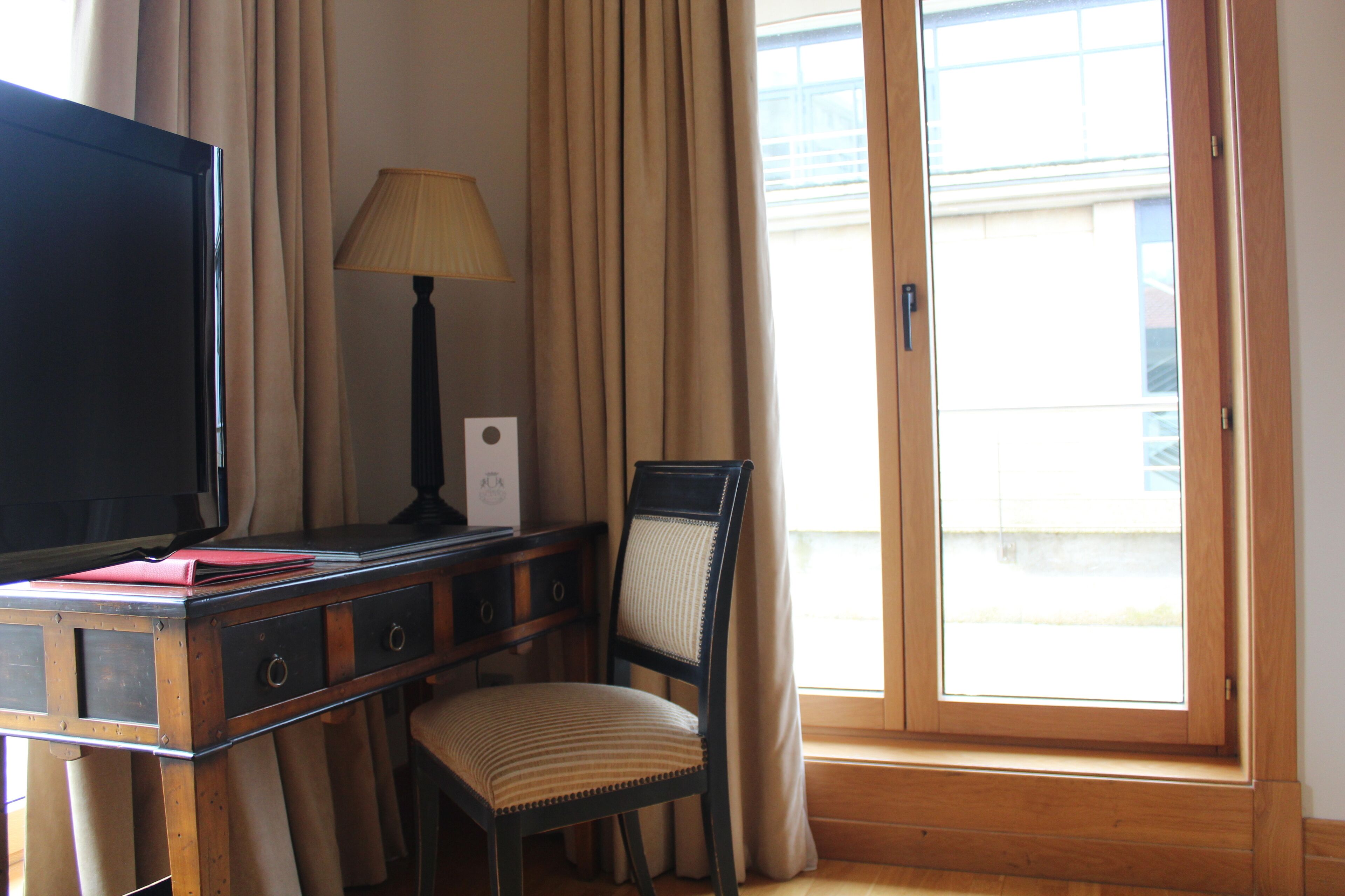 premium single room | 1 bedroom, minibar, in-room safe, desk