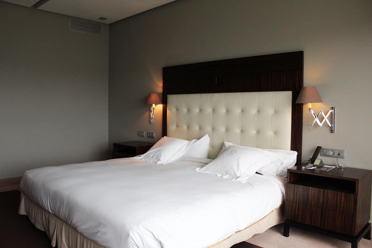 Premium Single Room | Minibar, in-room safe, desk, soundproofing