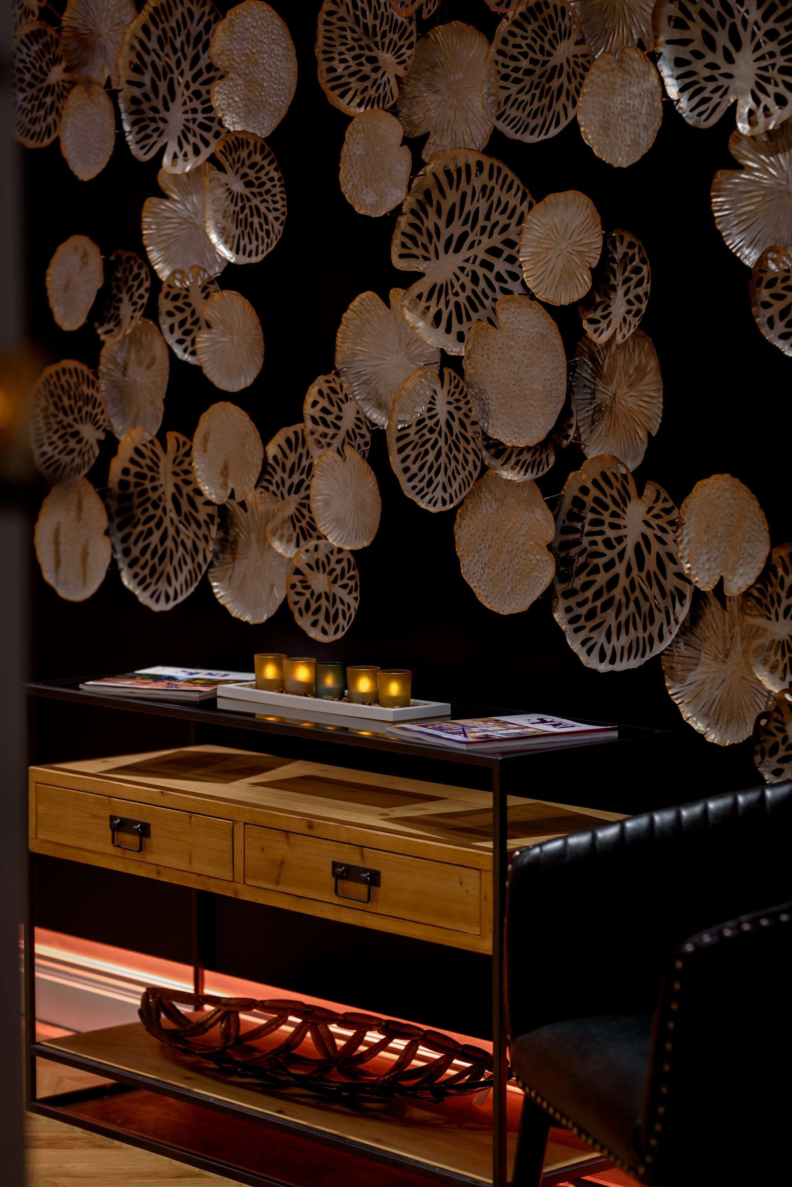 couples treatment room(s), hot tub, body treatments, aromatherapy