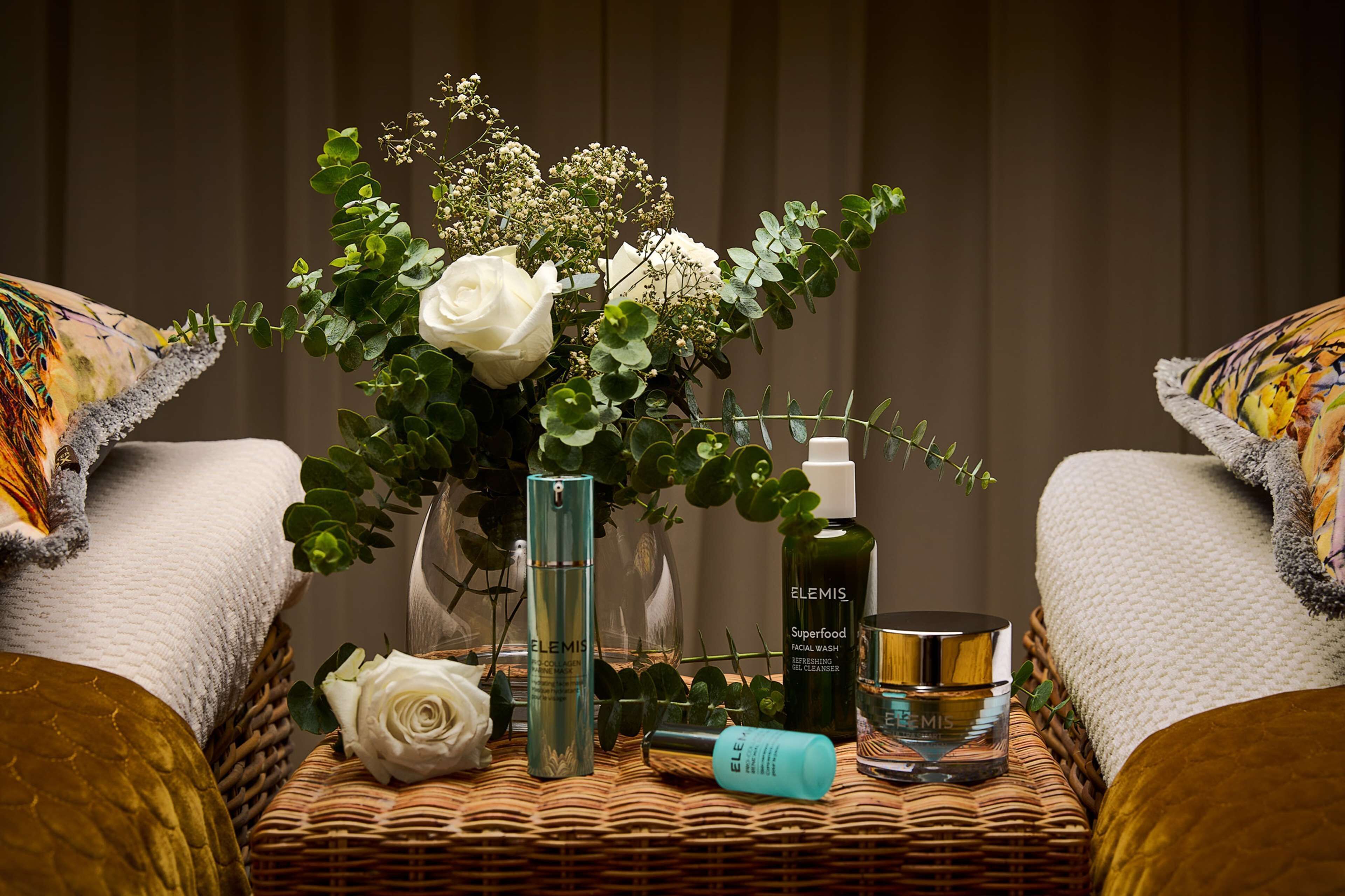 couples treatment room(s), hot tub, body treatments, aromatherapy