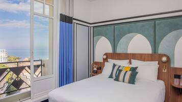 Deluxe-Zimmer, 1 Doppelbett, Meerblick | Minibar, Zimmersafe, Schreibtisch, Verdunkelungsvorhänge