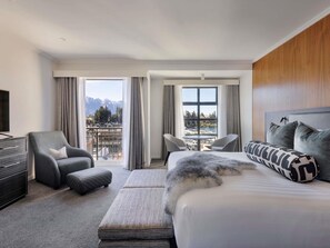 Ropa de cama hipoalergénica, edredón y minibar 