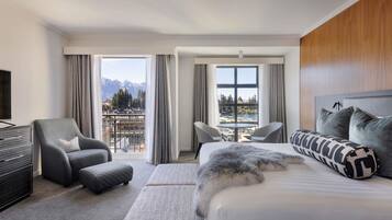 Hypo-allergenic bedding, down duvets, minibar, in-room safe