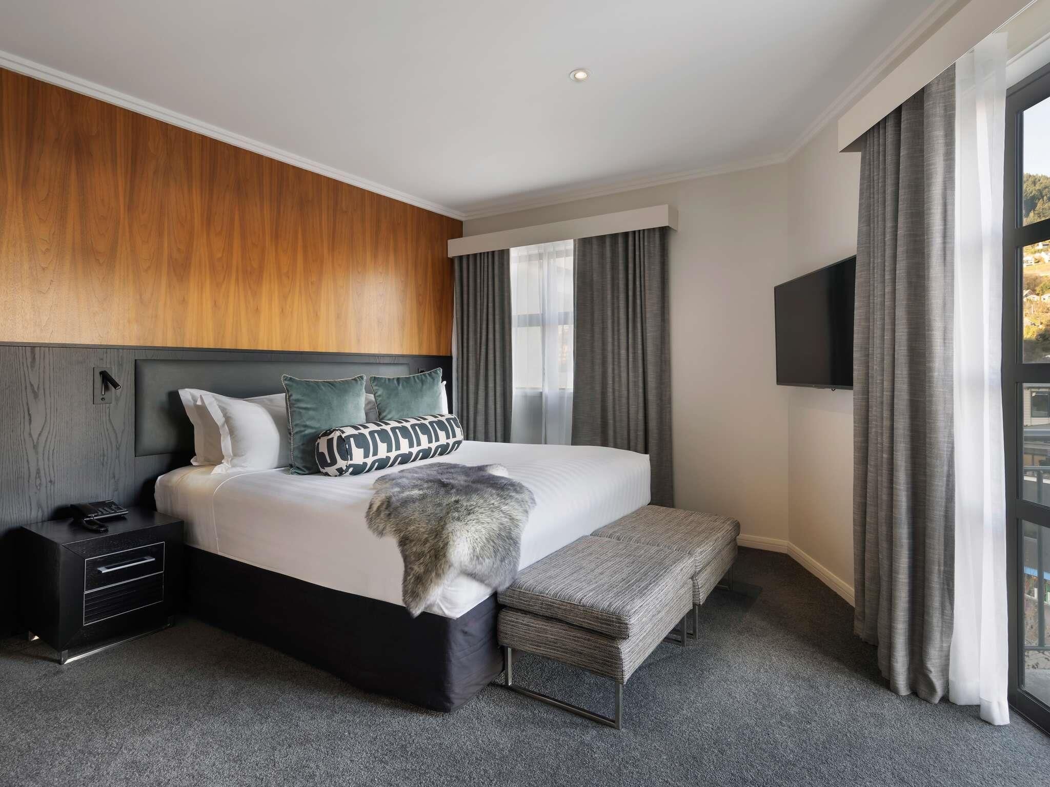 Junior Suite, 1 King Bed, Balcony | Hypo-allergenic bedding, down duvets, minibar, in-room safe