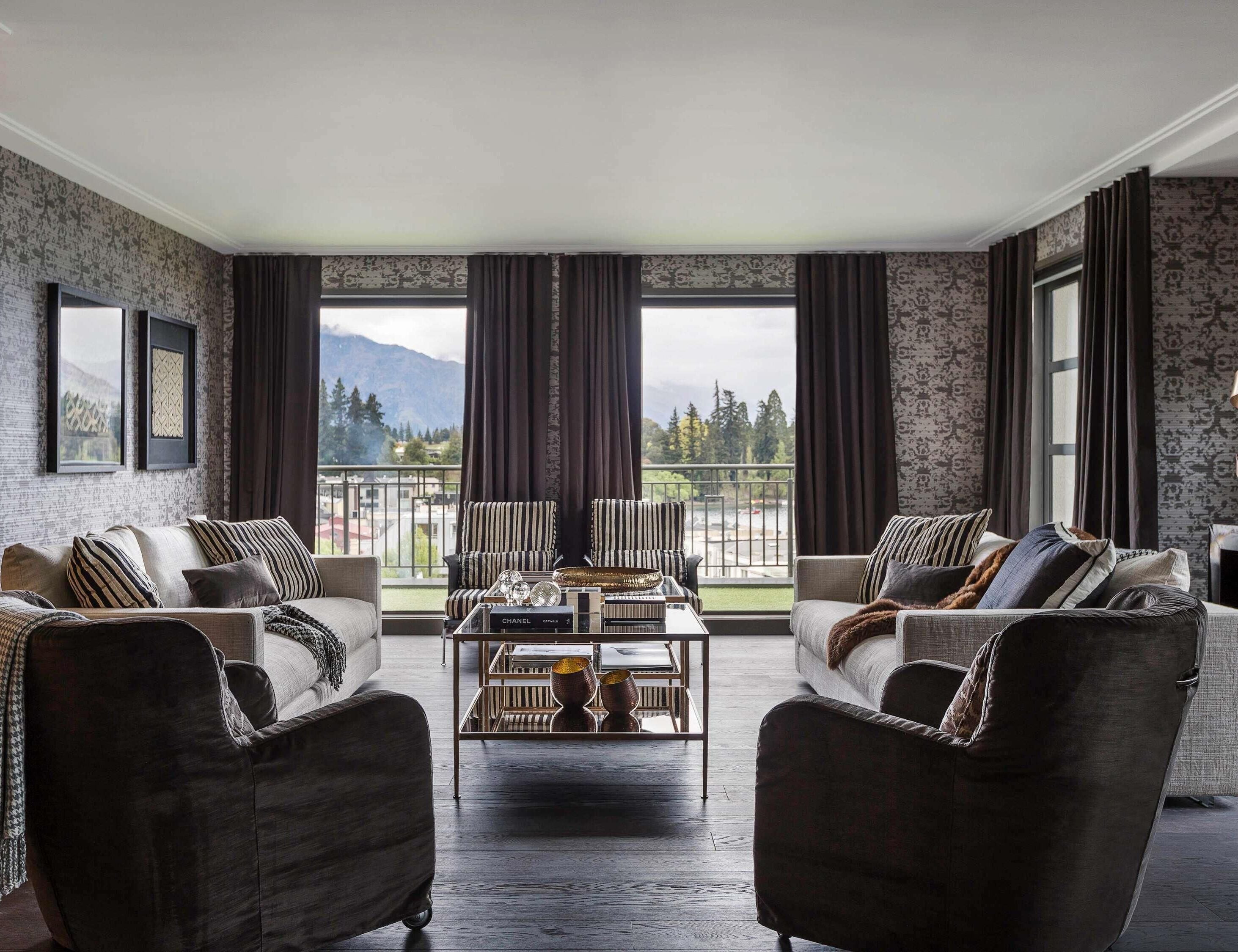 Roupas de cama antialérgicas, edredons de pluma, frigobar