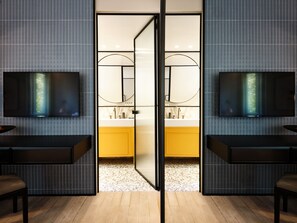 Shower, rainfall showerhead, designer toiletries, hair dryer - The Twentyone (Kifisia)