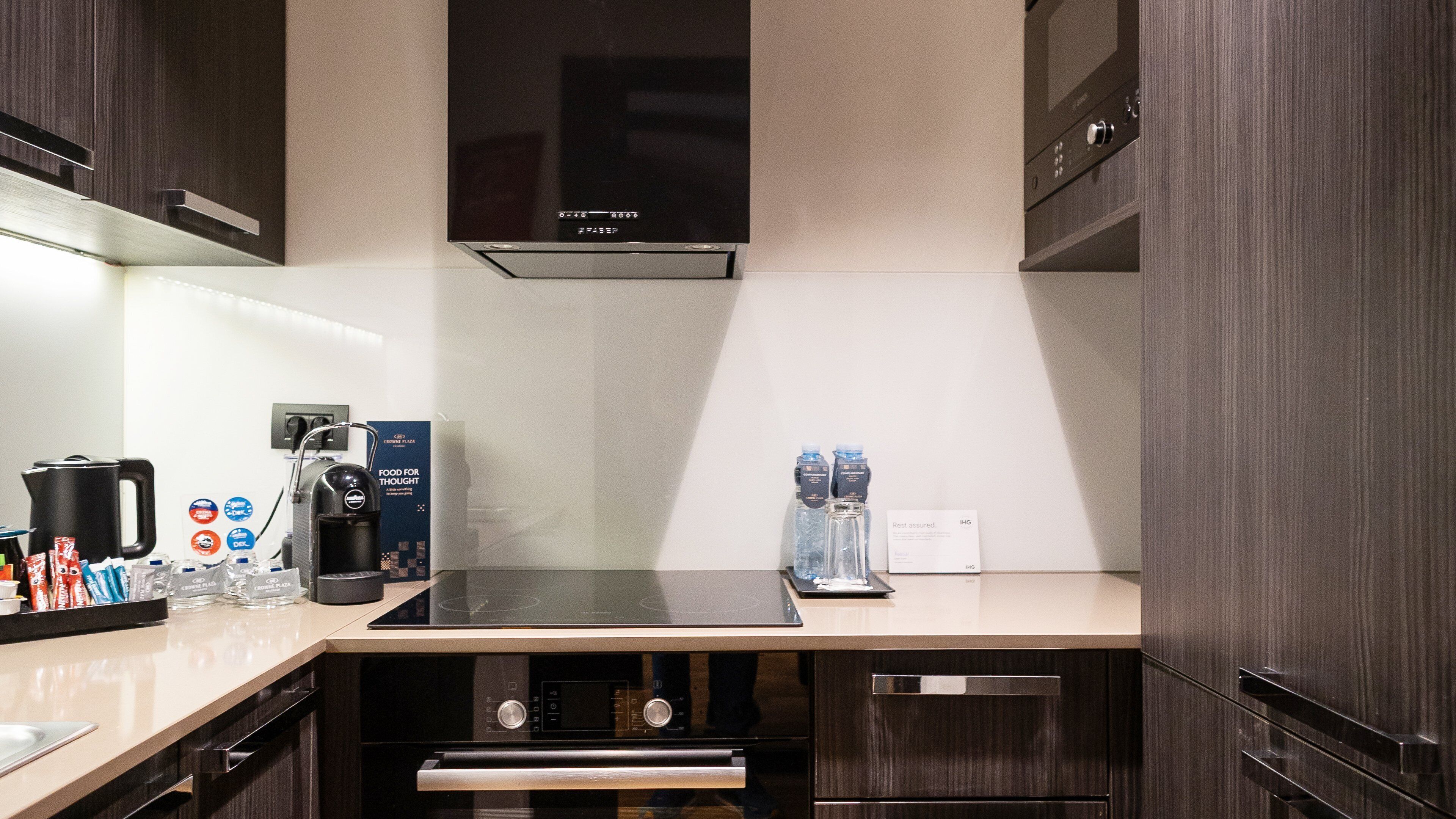 1 bedroom, hypo-allergenic bedding, minibar, in-room safe