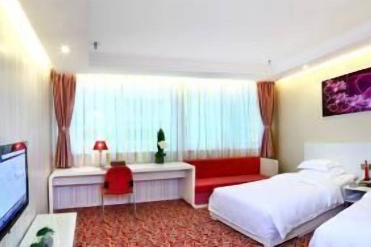 Superior Room | Minibar, in-room safe, WiFi (free)