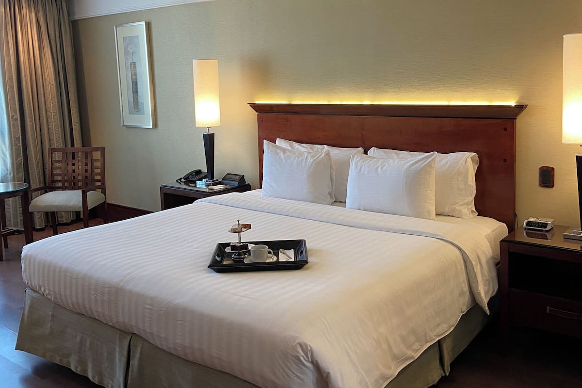 Egyptian cotton sheets, premium bedding, down duvets, pillow-top beds