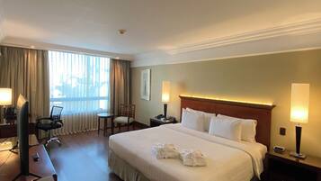 Executive-Zimmer, 1 King-Bett | Bettwäsche aus ägyptischer Baumwolle, hochwertige Bettwaren