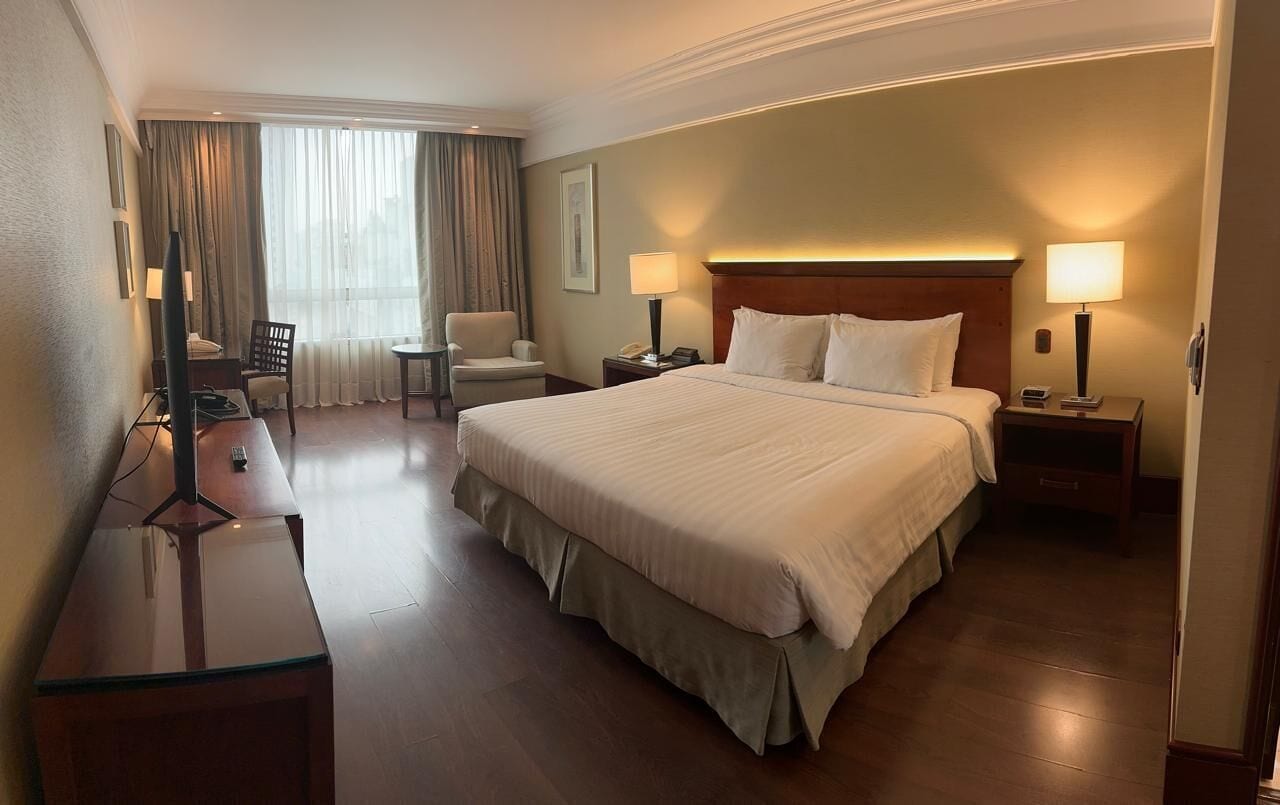 deluxe room, 1 king bed | egyptian cotton sheets, premium bedding, down duvets, pillow-top beds