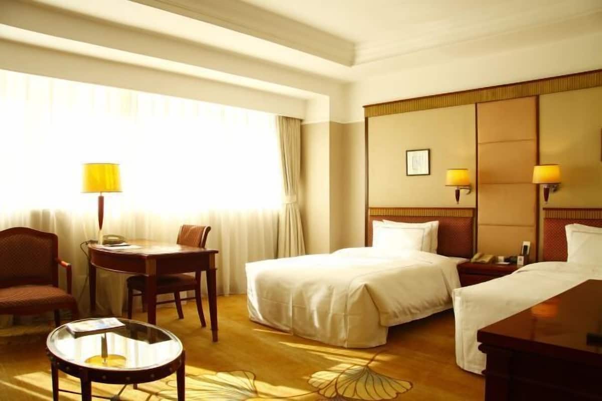 Minibar, in-room safe, blackout curtains, iron/ironing board