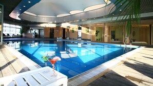 Indoor pool, outdoor pool - Jianguo Garden Hotel (Beijing)
