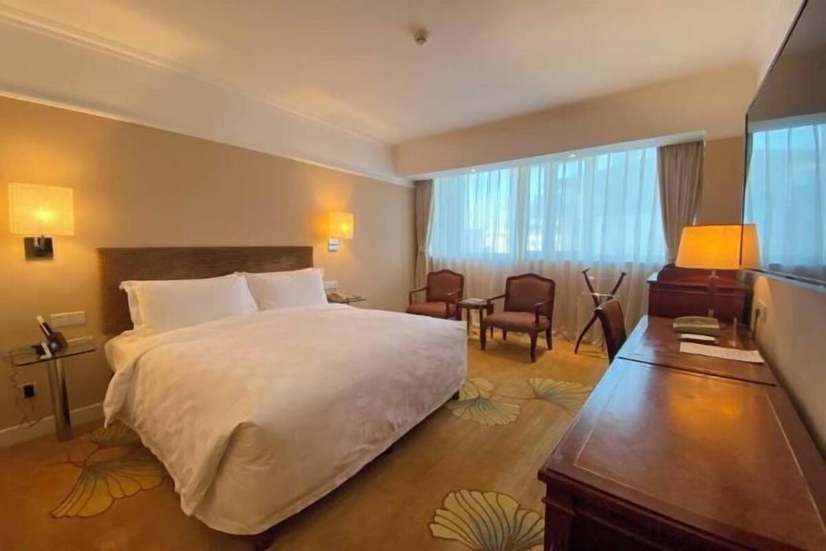 Minibar, in-room safe, blackout curtains, iron/ironing board