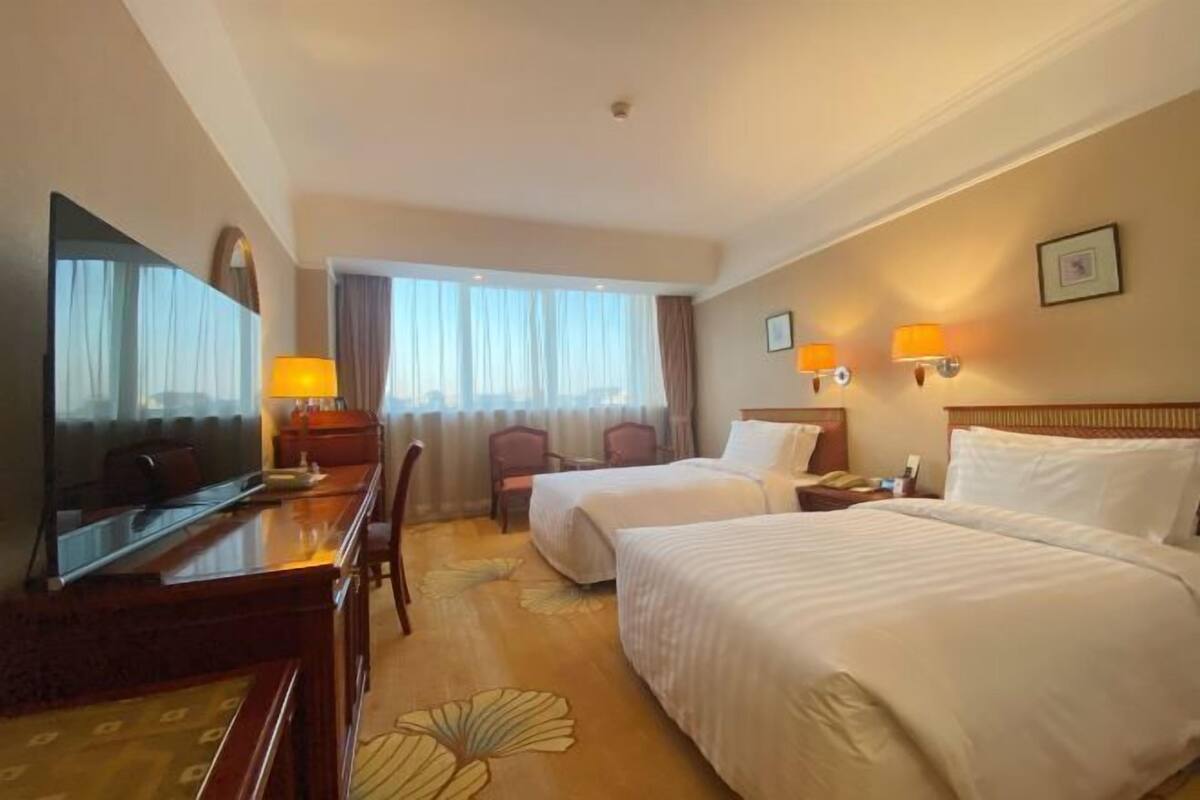 Minibar, in-room safe, blackout curtains, iron/ironing board