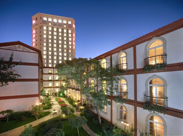 Exterior - Beijing Dongfang Hotel (Beijing)