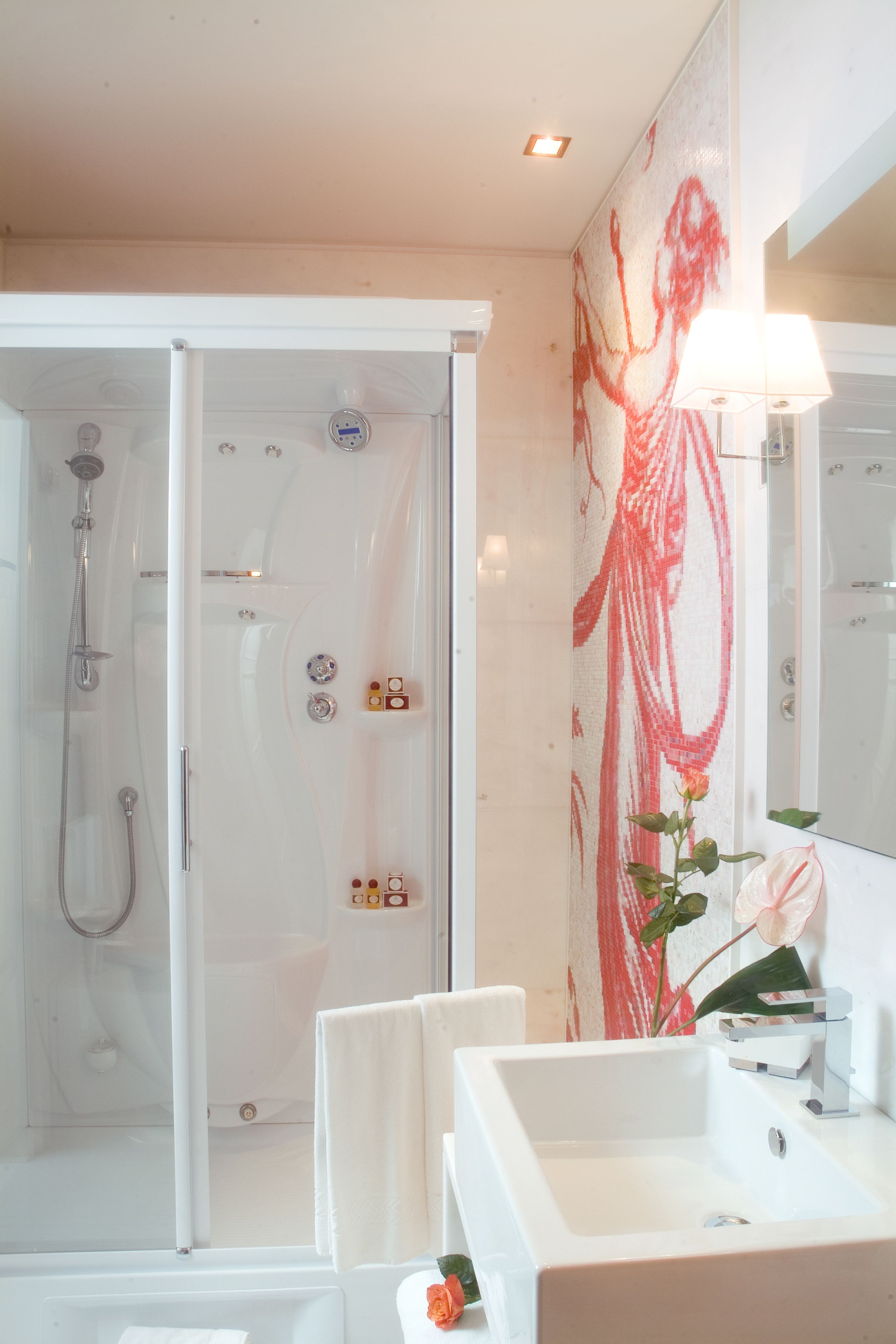 superior, one double or two twin beds (in dependance) | bathroom shower