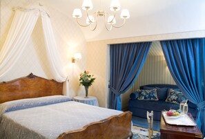 Ropa de cama de alta calidad y minibar 