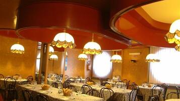 Breakfast, lunch and dinner served