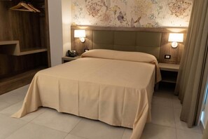 Minibar, una cassaforte in camera, una scrivania