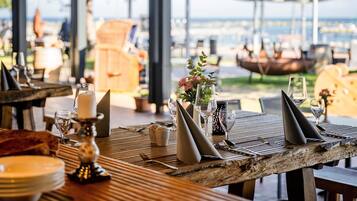 3 Restaurants, Frühstück, Mittagessen, Abendessen, internationale Küche