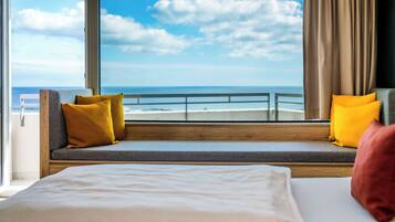 Superior-huone, 1 suuri parisänky, parveke, valtamerinäköala | Allergiatestatut vuodevaatteet, ilmainen Wi-Fi, vuodevaatteet