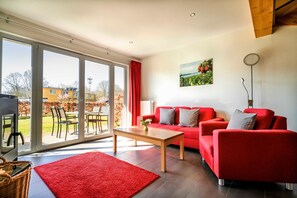 Premium House, 2 Bedrooms, Fireplace | Living area