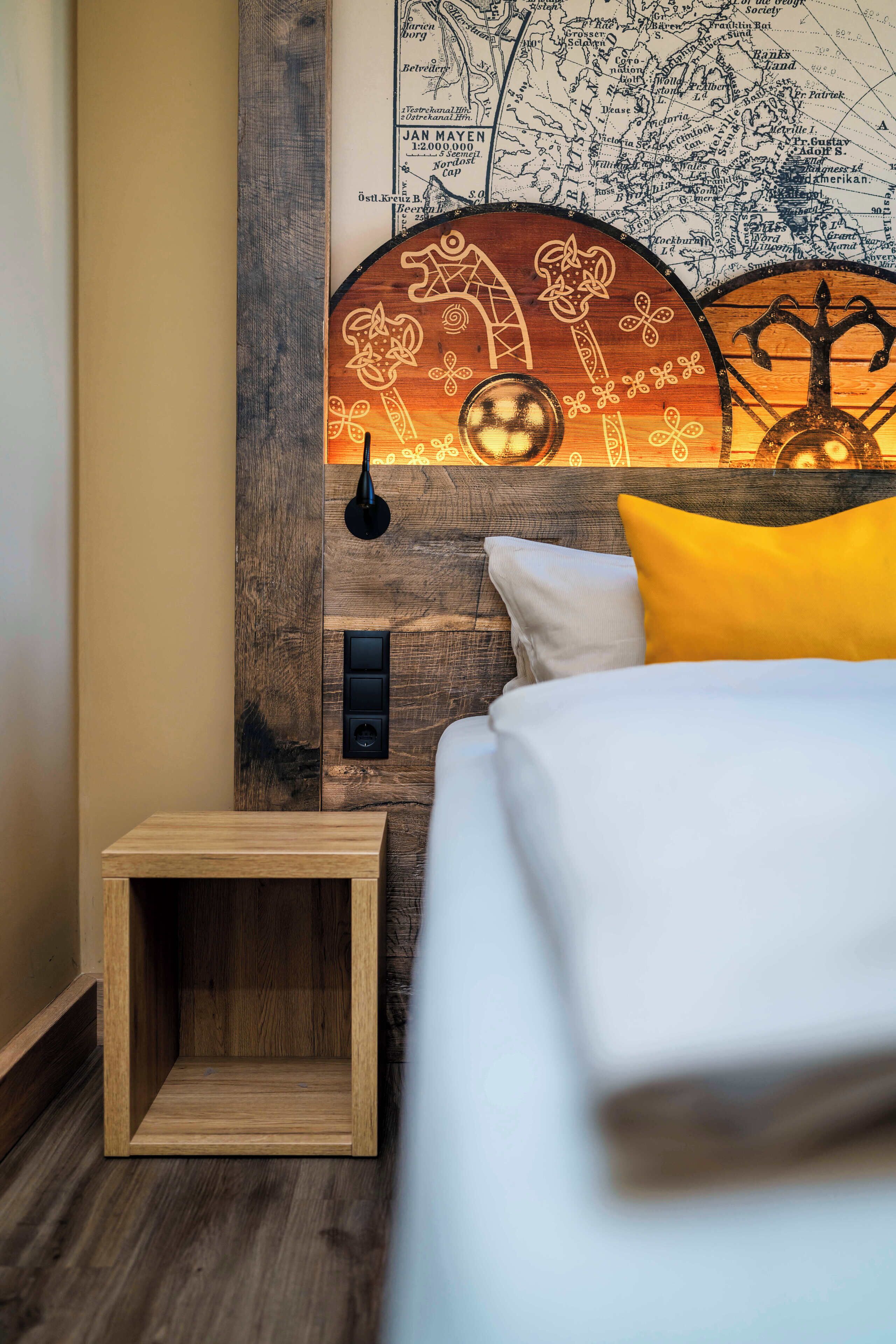 Hypo-allergenic bedding, free WiFi, bed sheets