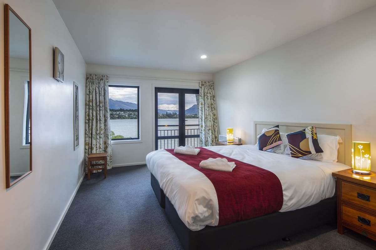 2 bedrooms, soundproofing, iron/ironing board, free WiFi